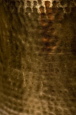 Couchtische|Zuiver Beistelltisch Cave Messing