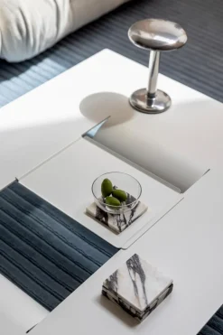 Metallbude Couchtische-Couchtisch Cut Weiß