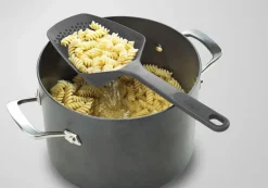 Joseph Joseph Küchenutensilien-Löffelsieb Scoop Plus Schwarz