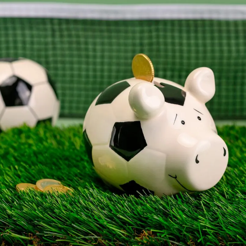 Dekodosen-Spardose Fußball 12,5 x 9 cm Weiß