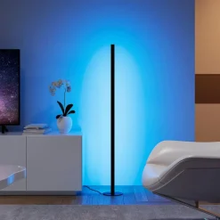 Stehlampe Level<Reality Leuchten New